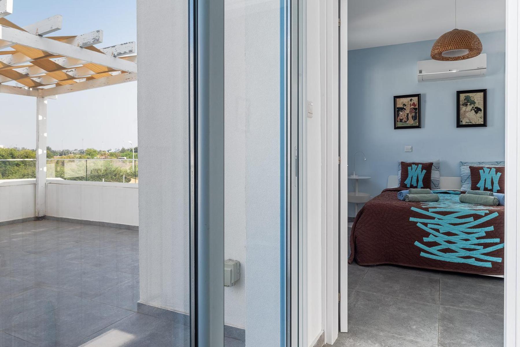 Blue Diamond Beach Villas Paphos Exterior foto